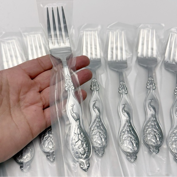 Wallace Peacock Set of 8 Salad Forks Stainless Steel 18/10 NEW - Picture 3 of 4